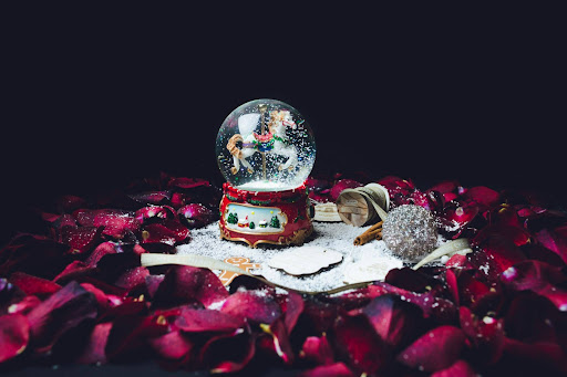 Custom Snow Globes That Tell Your Story